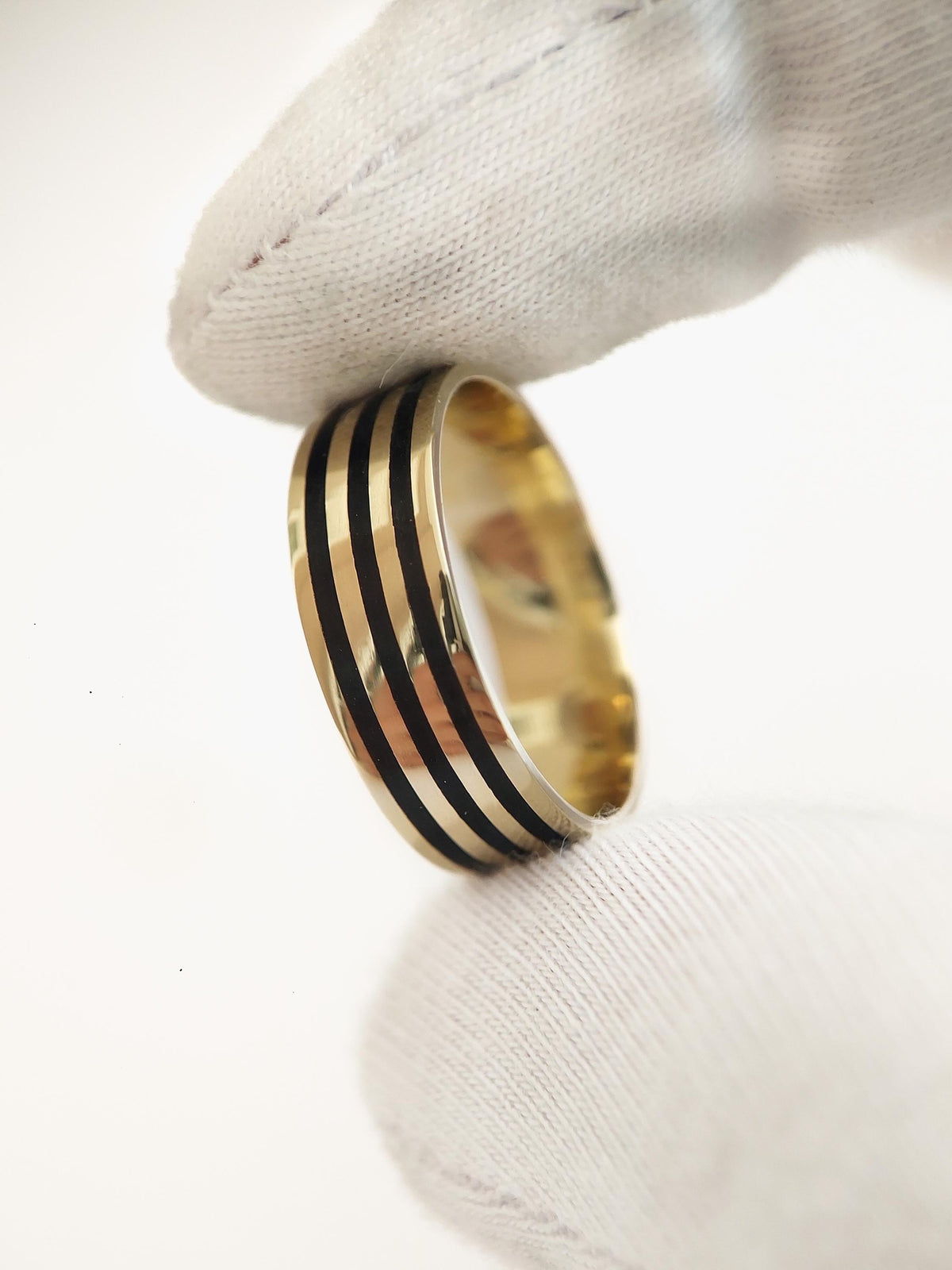 Gold Jet Ring - Stripe Inlay
