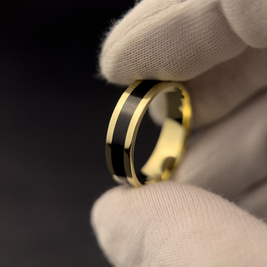 Gold Jet Ring - Centered Inlay